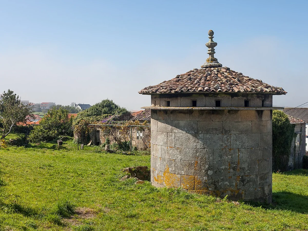 Palomar tradicional de piedra en Carnota